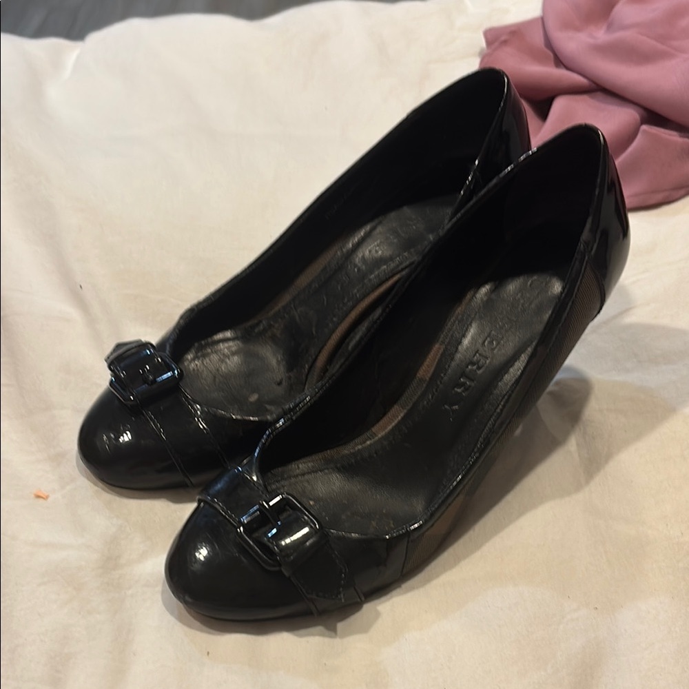 Elegant Burberry heels